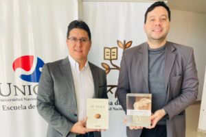 Escuela de Postgrado UNICAN recibe donación bibliográfica del Dr. Fermín Canteros